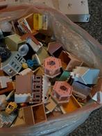 Meer dan 100 kersthuisjes AH en 5 onderplaten met lampjes, Diversen, Ophalen of Verzenden, Zo goed als nieuw