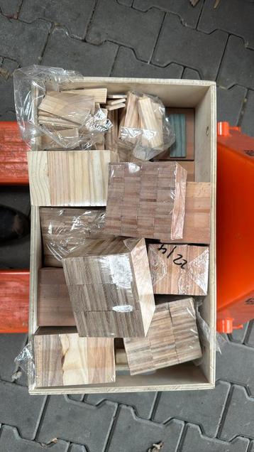 Vulblokjes hout partij beschikbaar voor biedingen