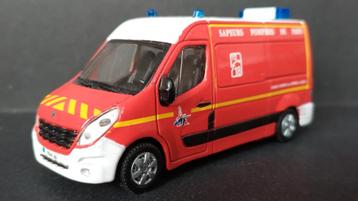Renault Master Ambulance Sapeur Pompiers 1:43 Bburago Pol  beschikbaar voor biedingen