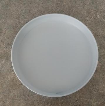 Wit dienblad metaal  beschikbaar voor biedingen