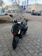 Vespa sprint, Fietsen en Brommers, Scooters | Vespa, Ophalen of Verzenden, Zo goed als nieuw, Benzine, Overige modellen