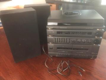 Magnavox ST 1129 stereotoren (music center) met 2 boxen beschikbaar voor biedingen