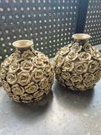 2 prachtige, zware vazen met rozen, Huis en Inrichting, Woonaccessoires | Vazen, Ophalen, Overige kleuren, Aardewerk of Porselein