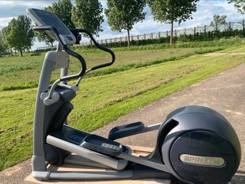 Precore professioneel cross trainer. beschikbaar voor biedingen