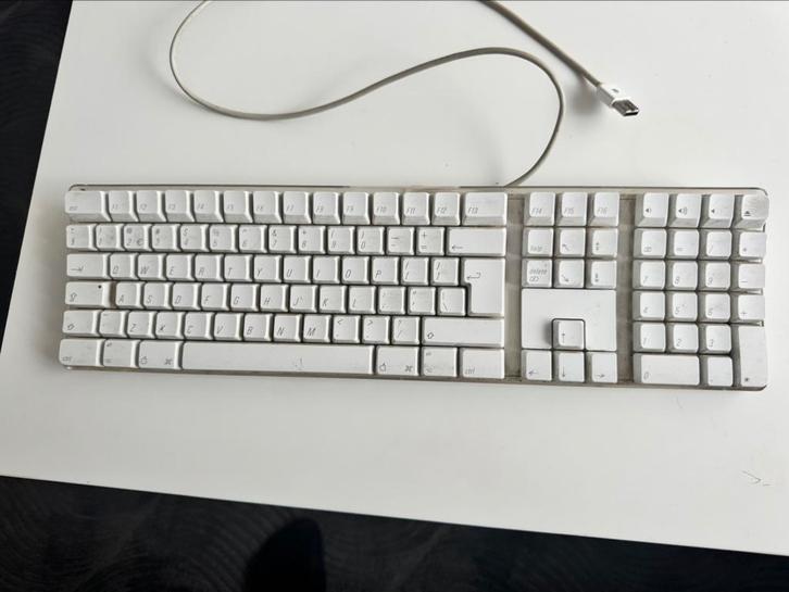 Apple Keyboard A1048, Computers en Software, Toetsenborden, Gebruikt, Qwerty, Bedraad, Ophalen of Verzenden