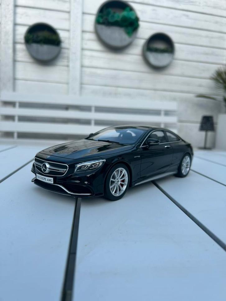 NU OF NOOIT! SUPER MOOIE MERCEDES S63 AMG COUPE GT SPIRIT, Hobby en Vrije tijd, Modelauto's | 1:18, Zo goed als nieuw, Overige merken