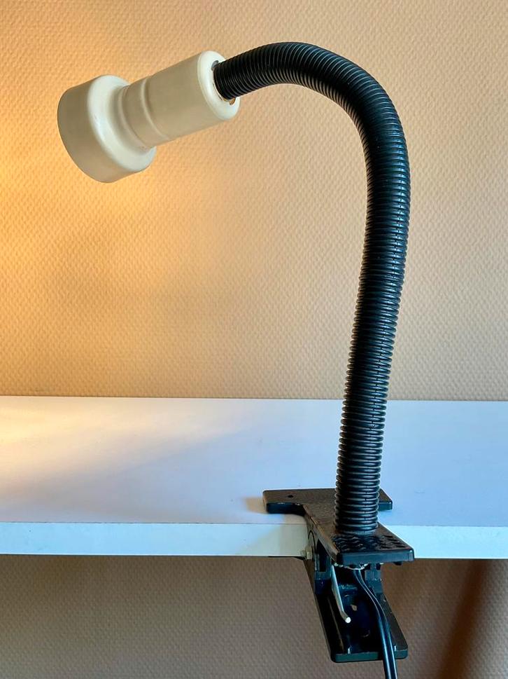 Spot beige kapje flexibele steel let op, Huis en Inrichting, Lampen | Tafellampen, Gebruikt, Minder dan 50 cm, Kunststof, Metaal