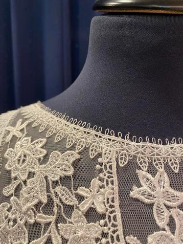 Prachtige UITVERKOOP trouwjurk beschikbaar voor biedingen