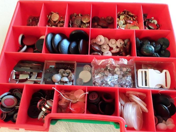 Knoopjes, Hobby en Vrije tijd, Naaien en Fournituren, Nieuw, Knoop of Knopen, Ophalen