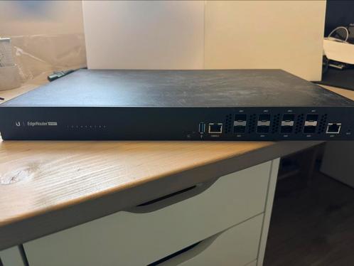 EdgeRouter infinity ER-8-XG, Computers en Software, Routers en Modems, Gebruikt, Router, Ophalen of Verzenden