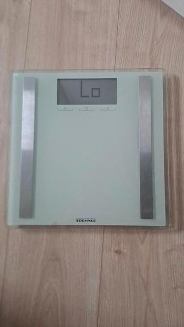 Weegschaal digitaal inclusief batterijen beschikbaar voor biedingen