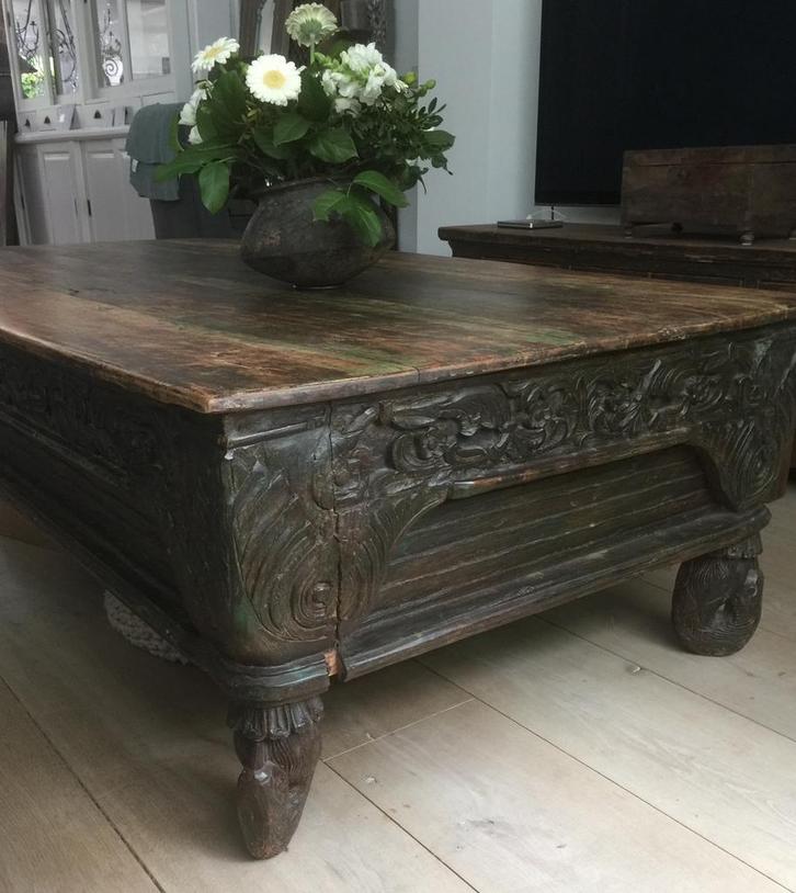 Old day bed grote salon tafel sober sleets imperfect, Huis en Inrichting, Tafels | Sidetables, Ophalen