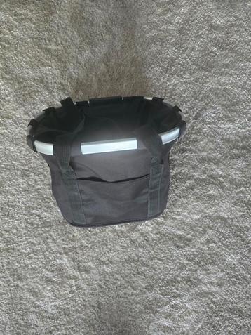 Fietsmand voor aan stuur met bevestiging  beschikbaar voor biedingen