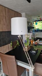IKEA knik/schaar Lamp op poot, Huis en Inrichting, Lampen | Lampenkappen, Modern, Rond, Gebruikt, Wit