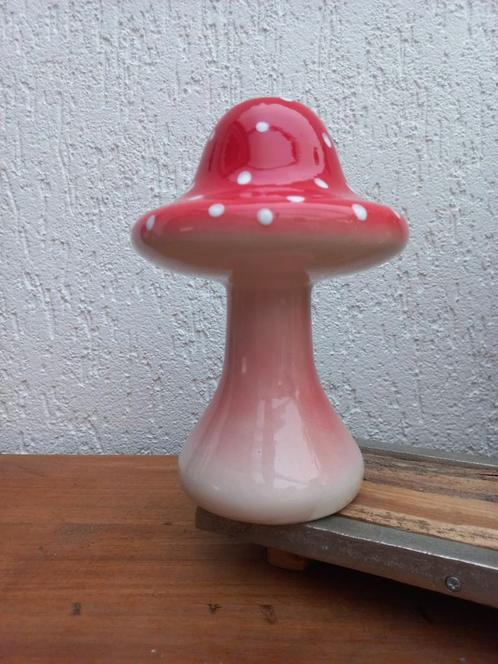 Leuke paddestoel vaas. Keramiek. Red. Nieuwstaat, Huis en Inrichting, Woonaccessoires | Vazen, Zo goed als nieuw, Minder dan 50 cm
