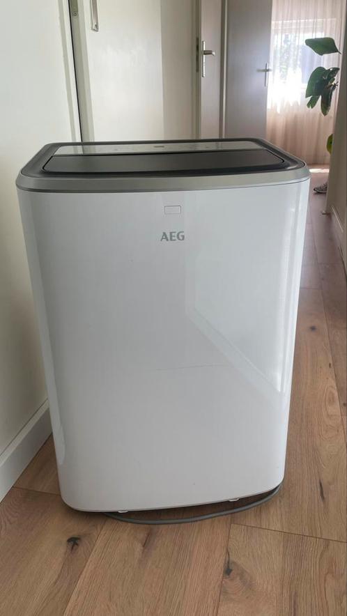 AEG mobiele airco AXP26U, Witgoed en Apparatuur, Airco's, Zo goed als nieuw, Afstandsbediening, Ophalen