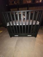 Zwarte twf box met opbergla en extra accesoires!, Ophalen, Gebruikt, Vierkant, In hoogte verstelbaar