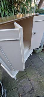 Minimalistisch wandkastje met 2 vouwdeuren +klep (brocante), Huis en Inrichting, Ophalen, Gebruikt, Met deur(en), 100 tot 150 cm