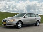 Volvo V70 2.4 D5 2008 Grijs | leer | cruise | pdc | nw apk!!, Auto's, Volvo, Voorwielaandrijving, 15 km/l, 1800 kg, Zwart