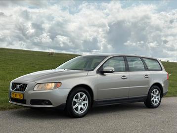 Volvo V70 2.4 D5 2008 Grijs | leer | cruise | pdc | nw apk!! beschikbaar voor biedingen