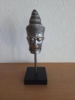Decoratief ijzeren Boeddha-hoofd sculptuur op standaard, Huis en Inrichting, Ophalen of Verzenden, Zo goed als nieuw