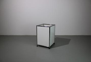 USM Haller paraplubak, 35/50/35 cm, wit beschikbaar voor biedingen