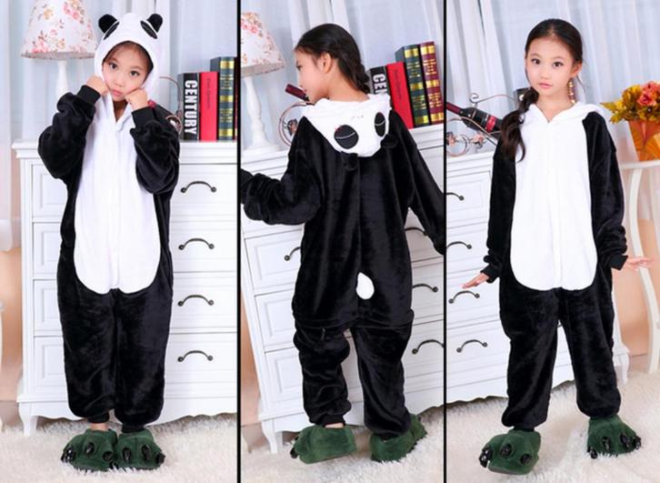 Kung Fu Panda Onesie 146-152 Pak Kostuum Zwart Grijs, Kinderen en Baby's, Carnavalskleding en Verkleedspullen, Zo goed als nieuw