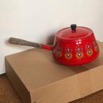 Rood emaille steelpannetje, Huis en Inrichting, Keuken | Potten en Pannen, Ophalen of Verzenden, Zo goed als nieuw, Overige materialen
