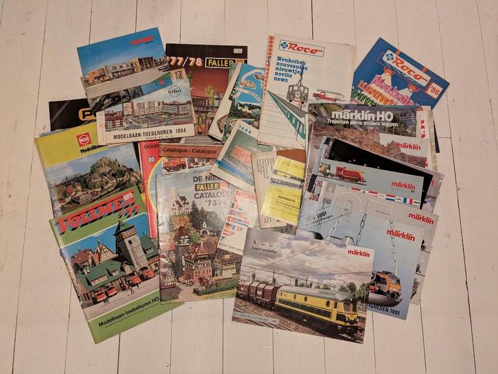 Partij catalogi en folders modeltreinen + scenery 1960-2000, Hobby en Vrije tijd, Modeltreinen | H0, Gebruikt, Boek, Tijdschrift of Catalogus