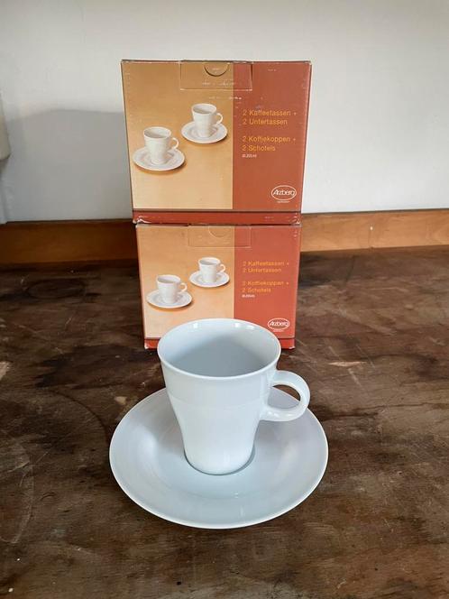 Arzberg white kop en schotel sets, Huis en Inrichting, Keuken | Servies, Nieuw, Kop(pen) en/of Schotel(s), Effen, Porselein, Ophalen of Verzenden