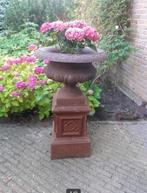 Grote Franse gietijzeren tuin vaas XL op sokkel, zuil, Tuin en Terras, Tuinvazen, Ophalen
