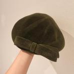 Groene hoed met strik, Ophalen of Verzenden, Zo goed als nieuw, One size fits all, Hoed