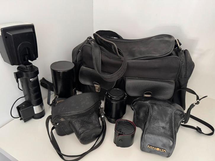 Complete set met 2 analoge fotocamera’s en lenzen, Audio, Tv en Foto, Fotocamera's Analoog, Gebruikt, Spiegelreflex, Overige Merken