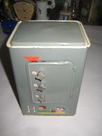euke spaarpot in vorm van een kluis foreign (retro), Ophalen of Verzenden, Zo goed als nieuw, Metaal of Blik, Object of Gebouw