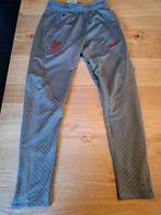 Een volledig trainingspak van liverpool, Sport en Fitness, Voetbal, Maat XS of kleiner, Ophalen of Verzenden, Gebruikt, Trainingspak