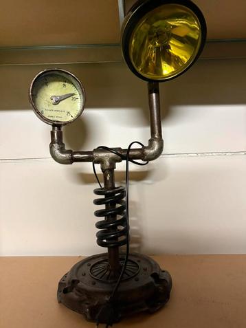 Stoere staande lamp, steam punk / industrieel beschikbaar voor biedingen