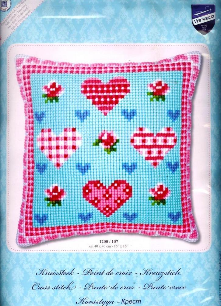 Cado vervaco borduurpakket kussen hartjes met roosjes, Hobby en Vrije tijd, Borduren en Borduurmachines, Nieuw, Borduurpakket