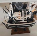 Model vissersboot trawler, Ophalen of Verzenden, Zo goed als nieuw