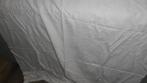 damast tafelkleed 135 x 120, Huis en Inrichting, Keuken | Textiel, Gebruikt, Tafelkleed of Tafelzeil, Ophalen of Verzenden, Wit