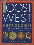 Oost West Astrologie - Lori Reid, Astrologie, Ophalen of Verzenden, Zo goed als nieuw, Achtergrond en Informatie