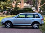 Volkswagen Touareg 3.2 V6 162KW 4MOTION AUT 2003 Grijs, Auto's, Automaat, 3189 cc, Stoelverwarming, Leder