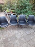 4 leuke zwarte kunststof kuipstoeltjes metalen onderstel, Ophalen, Kunststof, Gebruikt, Zwart