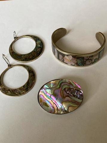 Parelmoer ingelegd sieraden setje beschikbaar voor biedingen