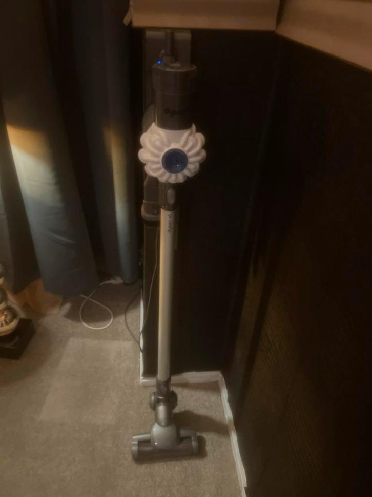 Dyson V6 - Nieuwe Accu - Incl. Accessoires, Witgoed en Apparatuur, Stofzuigers, Gebruikt, Stofzuiger, Reservoir, Ophalen