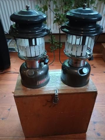 Diverse oude lampen op petroleum en benzine beschikbaar voor biedingen