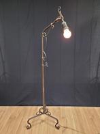 Antieke smeedijzeren lamp, in hoogte verstelbaar, Antiek en Kunst, Ophalen of Verzenden