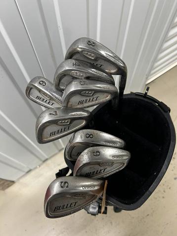 Complete ijzerset van bullet inclusief tas beschikbaar voor biedingen