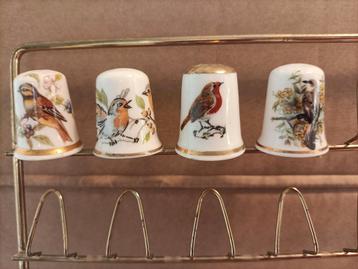 Vingerhoedjes met vogels  beschikbaar voor biedingen