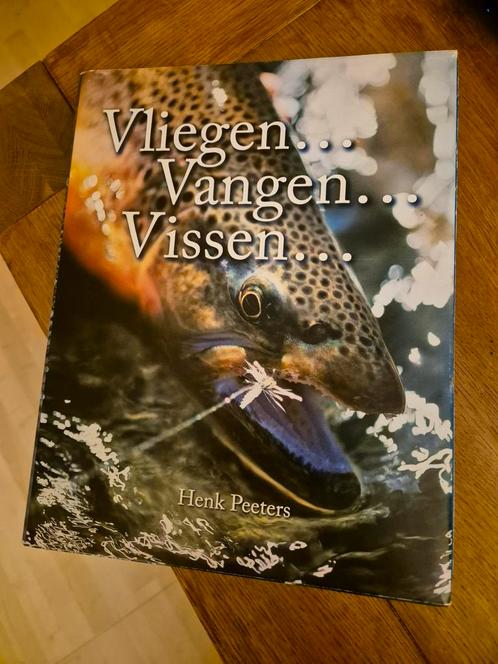 Vissport: Henk Peeters, Vliegen..Vangen..Vissen, gesigneerd, Boeken, Sportboeken, Zo goed als nieuw, Watersport en Hengelsport