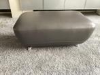 Lederen pouf Leolux, model Daja, Ophalen, 50 tot 75 cm, Zo goed als nieuw, Metaal